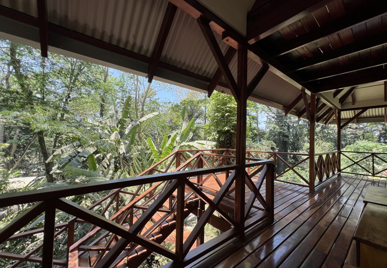 Casa en Cocles - Villa Colibrí cerca de la playa