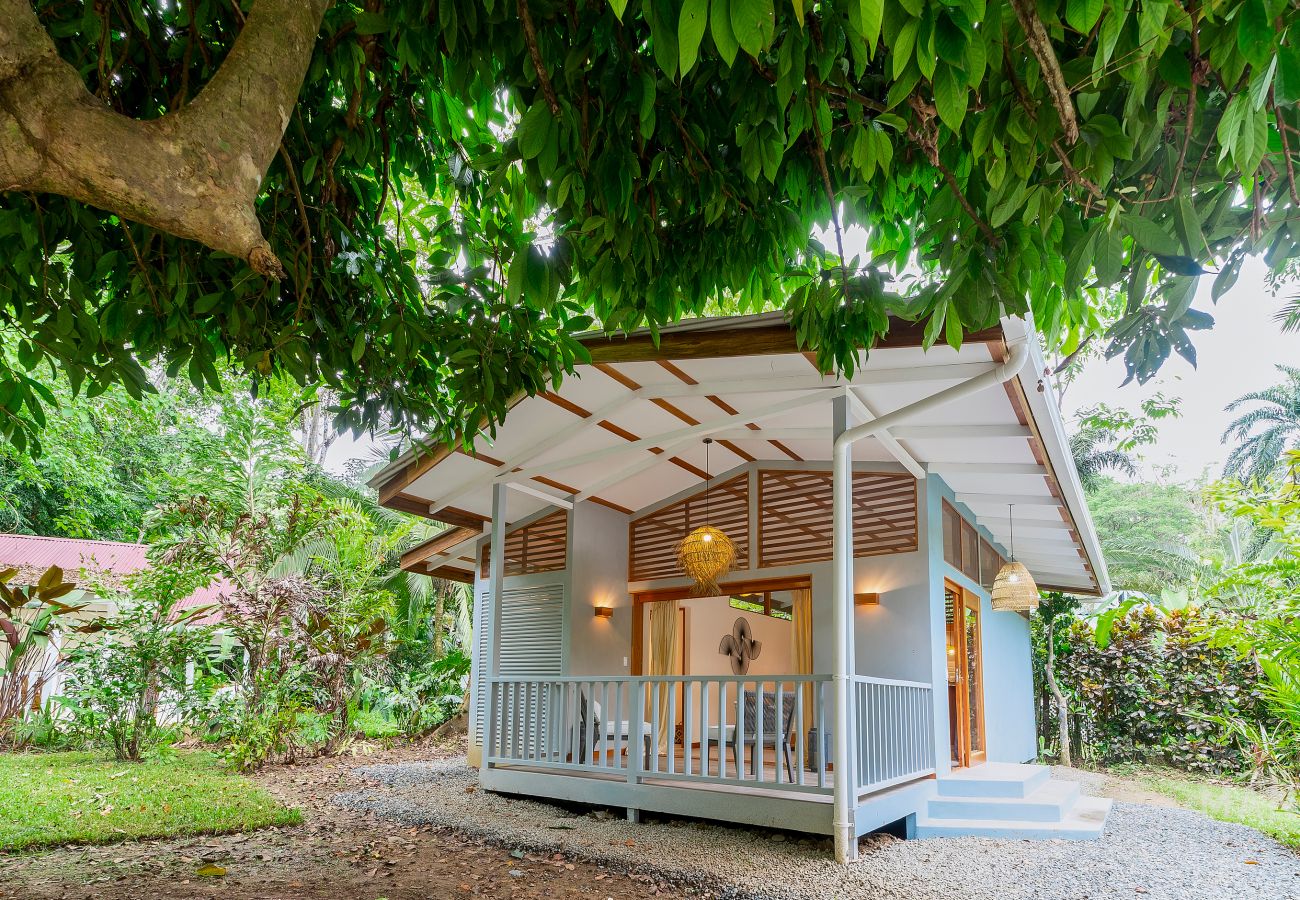 Bungalow in Playa Chiquita - Casa Luna en Siren Sanctuary